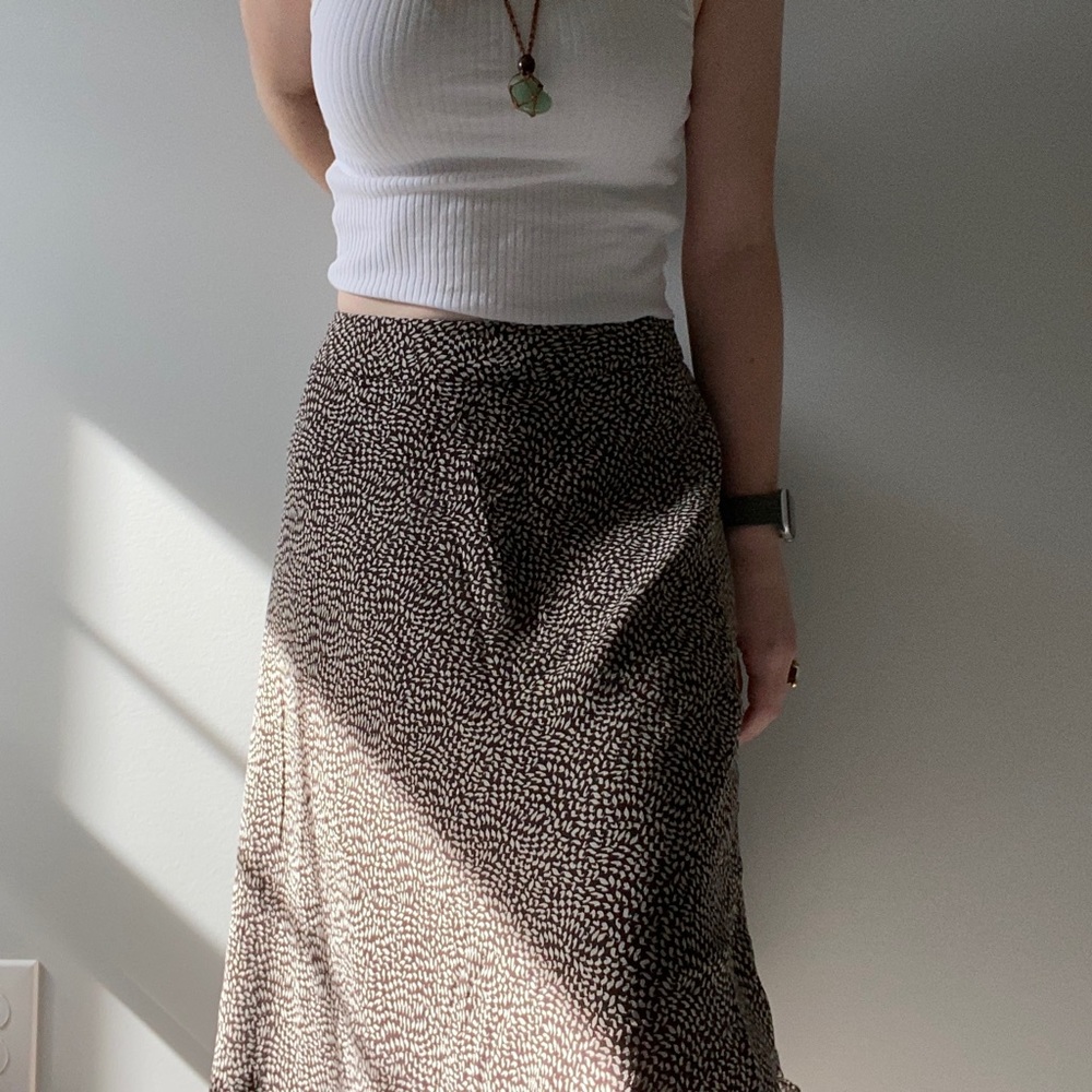 Brown design long skirt, size 8, Jones New York